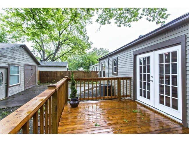 Building Photo - 3719 Highgrove Dr