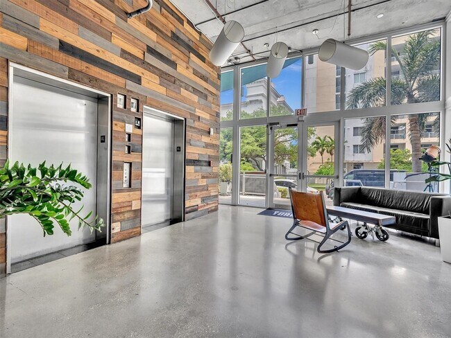 Foto del edificio - 444 NE 30th St