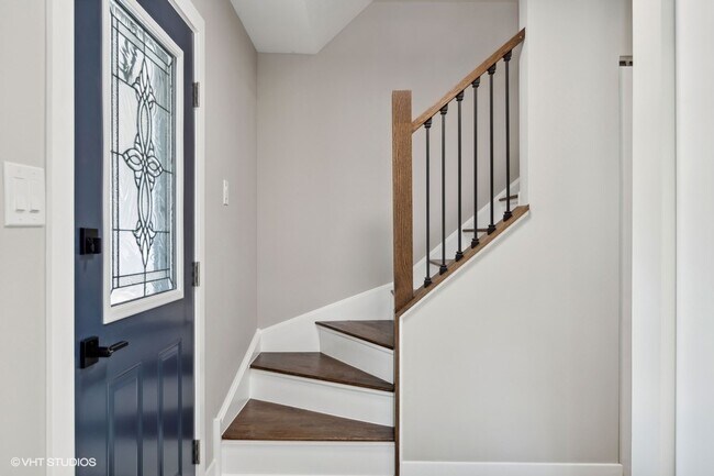 Building Photo - 1455 Greenridge Ave