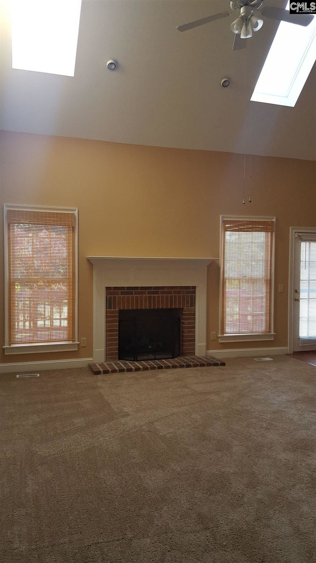 Building Photo - 604 Bridgecreek Dr