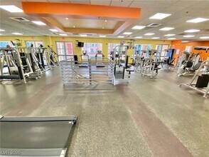 Building Photo - 39 E Agate Ave