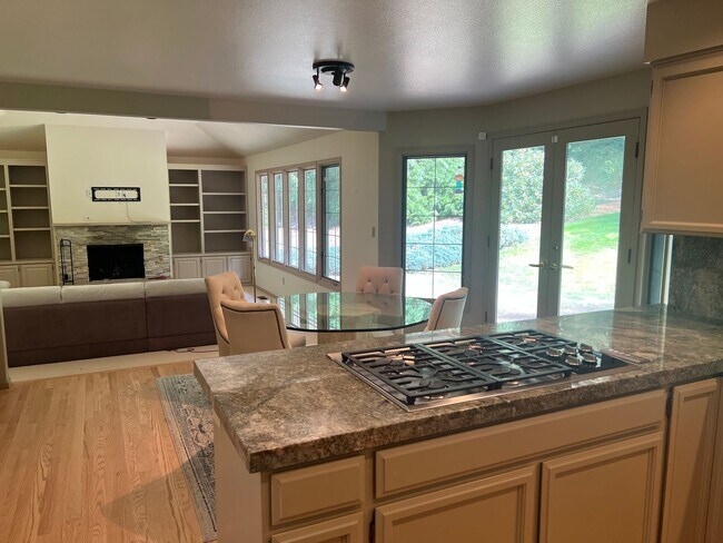 Foto del edificio - 3bd/2.5ba Bellevue Home