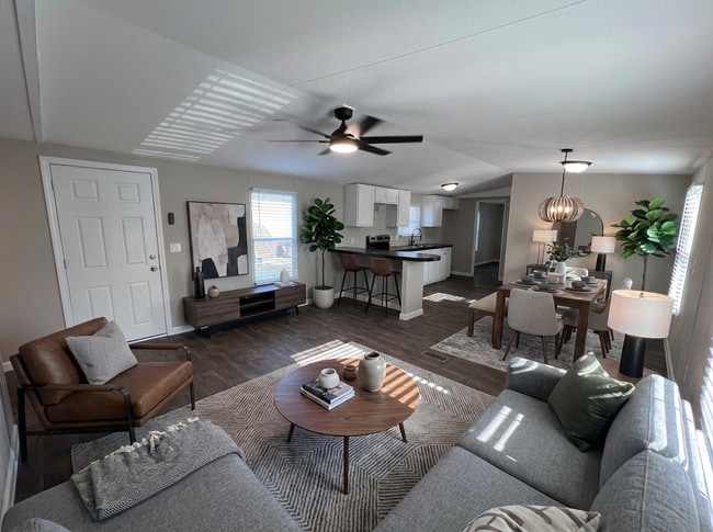 Building Photo - 215 Comanche Trail