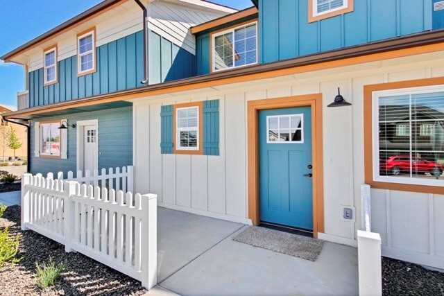 Building Photo - Brand New Luxury Townhomes Near the Village!!