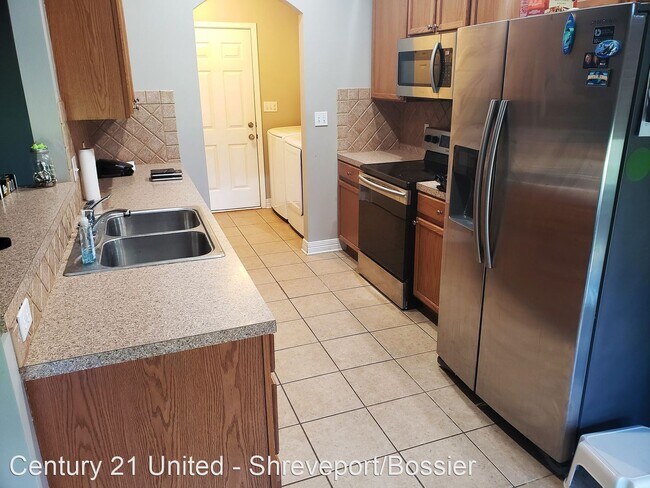 Foto del edificio - 3 br, 2 bath House - 403 Broughton Cir