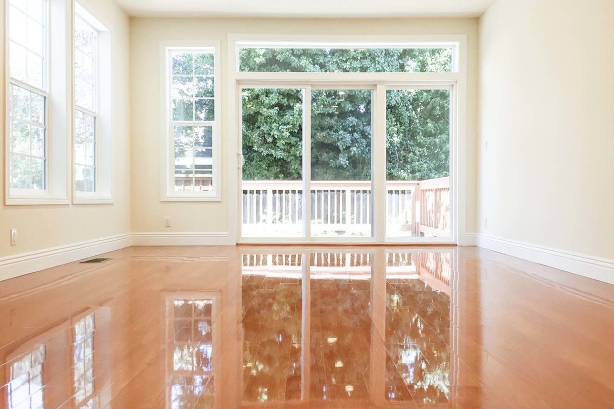 Foto principal - 1764 Oakdale Ave