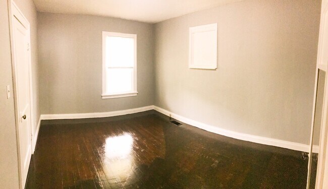 Foto del edificio - Beautiful 1+ bed S City Bungalow Central A/C Quiet Street