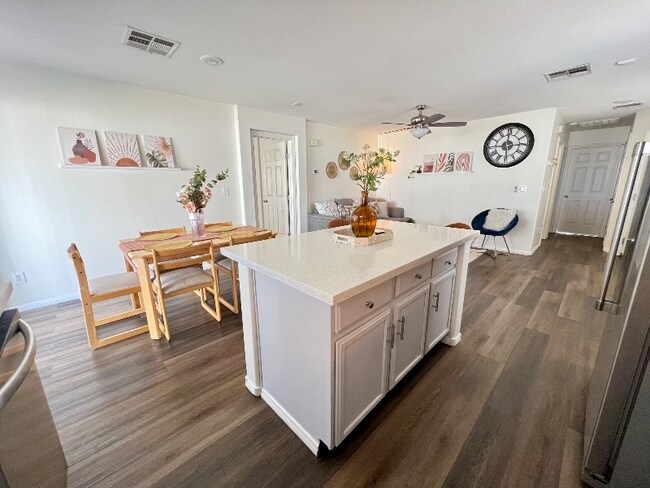 Foto del edificio - 4763 Beach Shell Ct