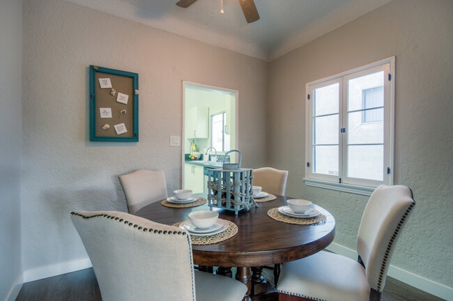 Building Photo - 210 S Arnaz Dr