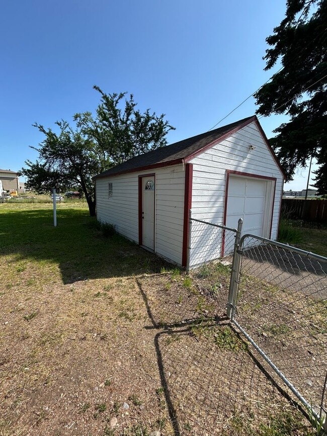 Building Photo - 1 Bedroom rancher house #1133