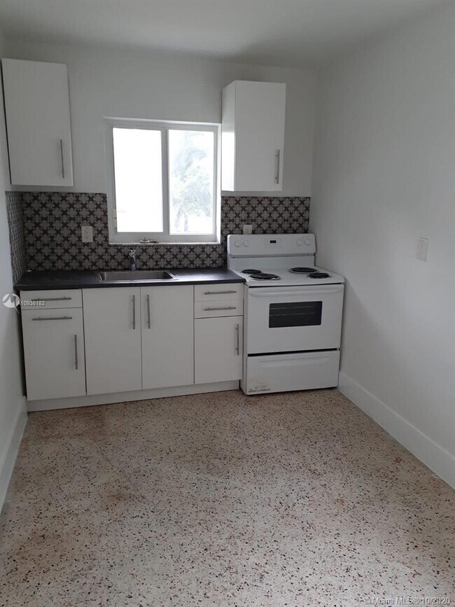 Foto del edificio - 8400 NW 15th Ave