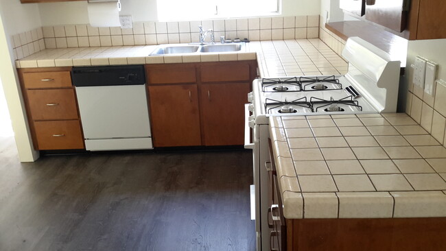 One bedroom kitchen - 4024 Madison Ave