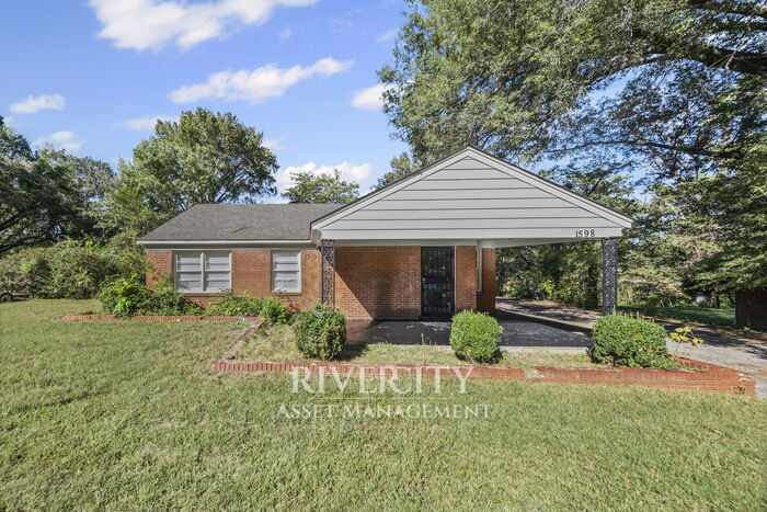 Newly Renovated 3 Bed • 2 Bath • Detached ... - Newly Renovated 3 Bed • 2 Bath • Detached ...