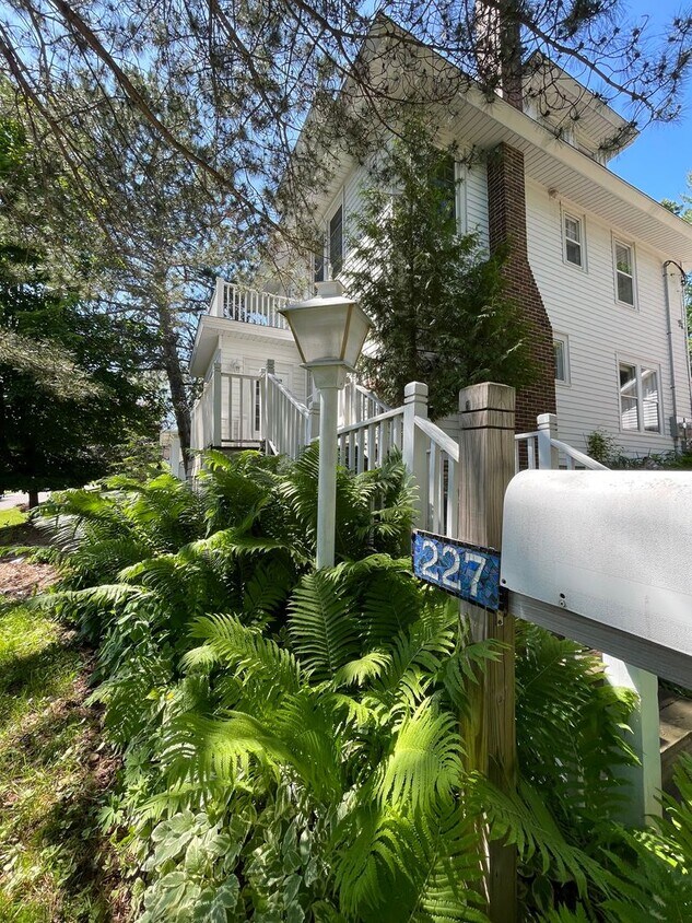 Foto principal - AVAILABLE AUGUST 1ST - Beautiful Single Fa...
