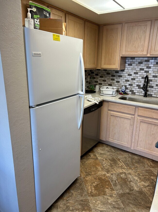 Building Photo - 537 S 900 E