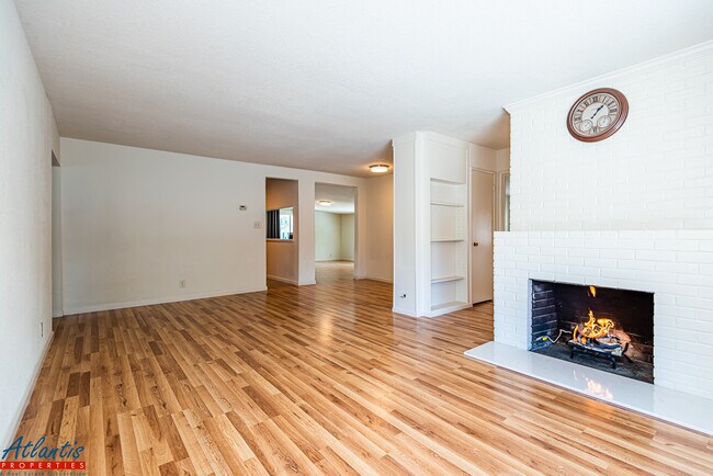 Building Photo - 802 San Rafael St