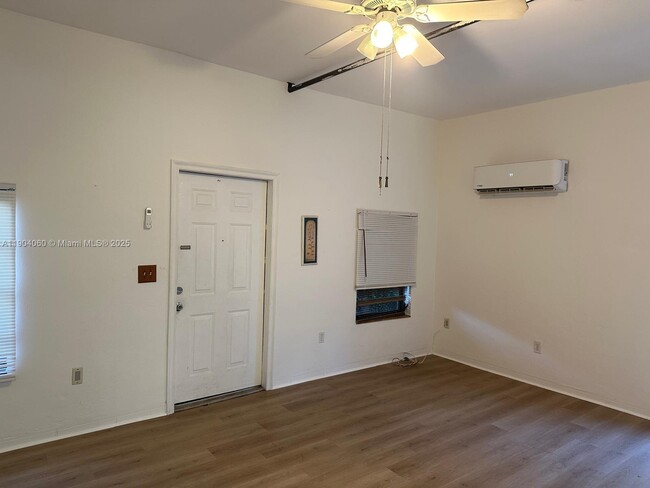 Foto del edificio - 340 Mendoza Ave