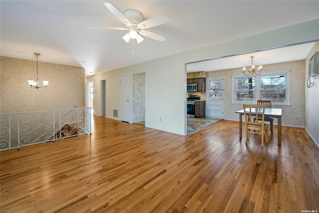 72 Ashland Dr Unit 1, Kings Park, NY 11754 Apartments in Kings Park