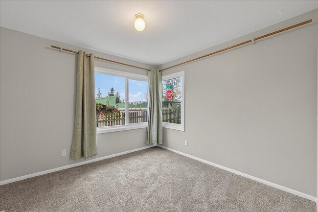 Foto del edificio - 7405 NE Jonesmore St