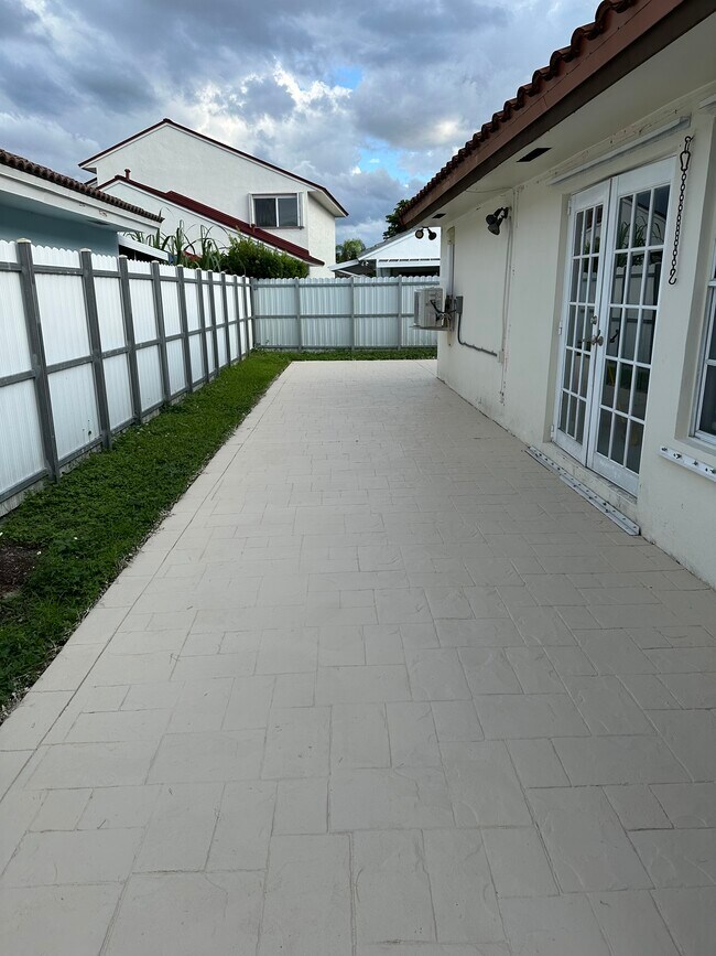 Foto del edificio - 5901 SW 149th Ct