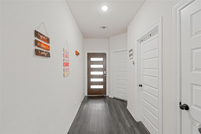 Building Photo - 224 Bella Luna Way