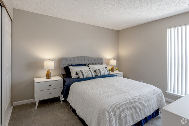 Elm 1BR, 1BA - 672SF - Bedroom - Timbers Apartments
