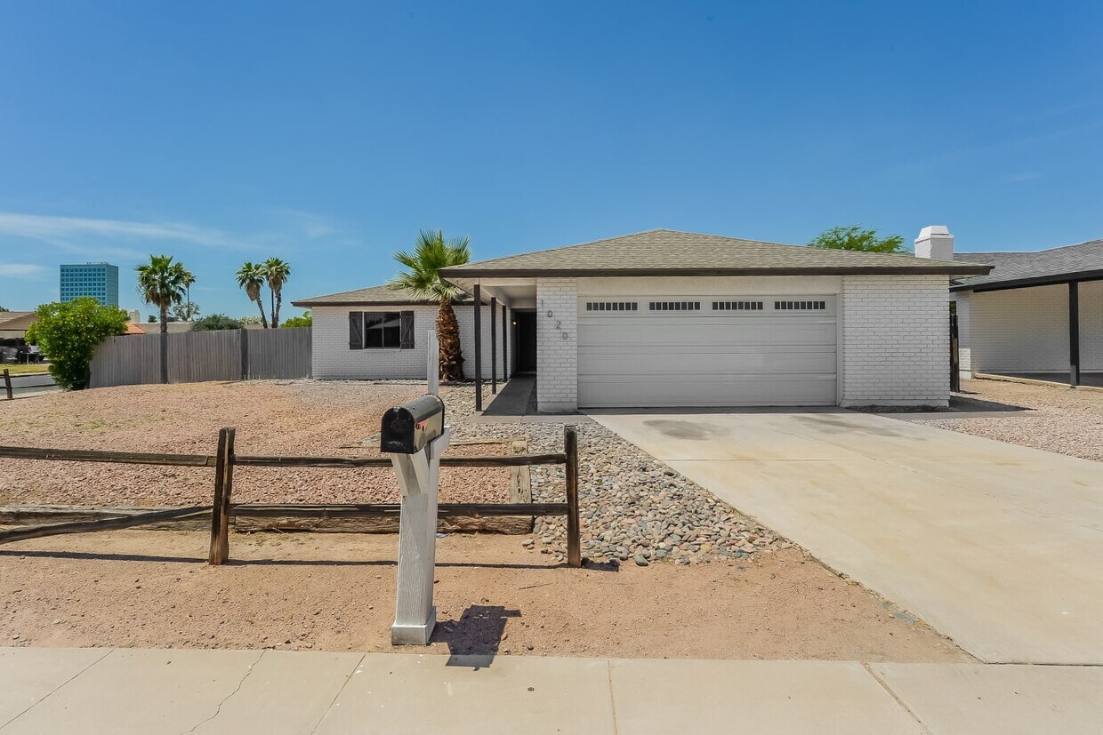 Primary Photo - 1020 S Nina Circle