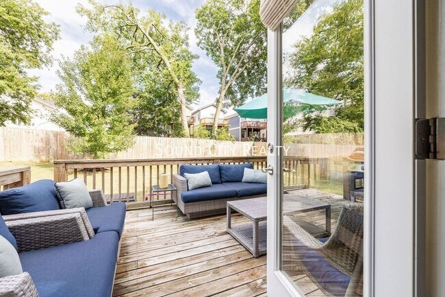 Foto del edificio - 606B Eastboro Dr