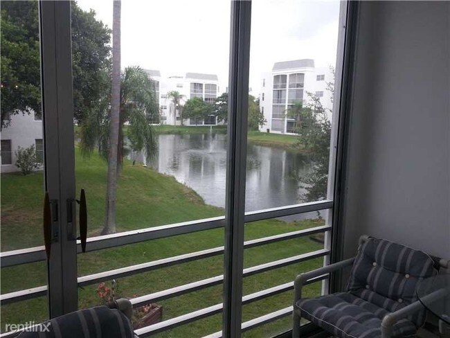 Foto del edificio - 604 NE 2nd St