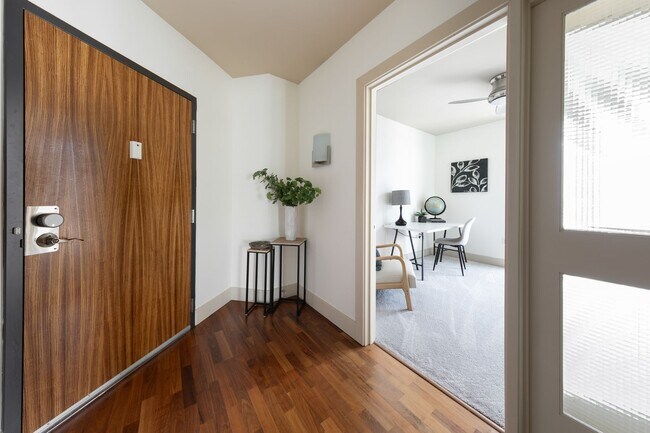 Foto del edificio - Matae Condominiums - Lower Queen Anne/Bell...