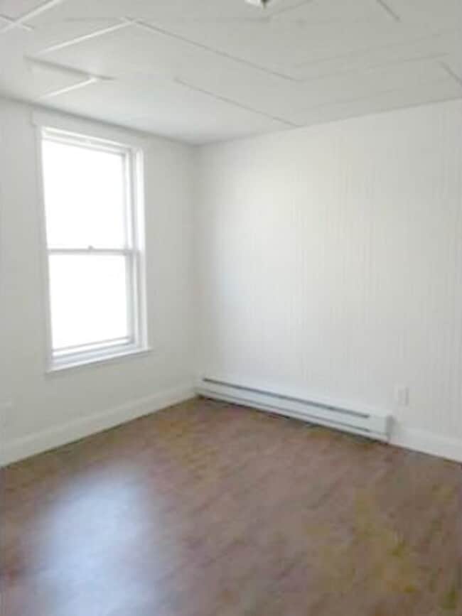 Building Photo - 289 Chelsea St