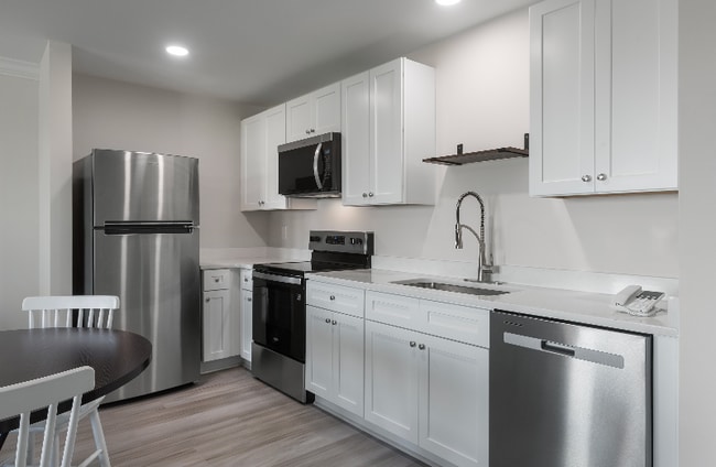 Building Photo - 700 N Ocean Blvd