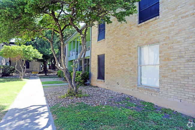 Elm Creek Apartments San Antonio