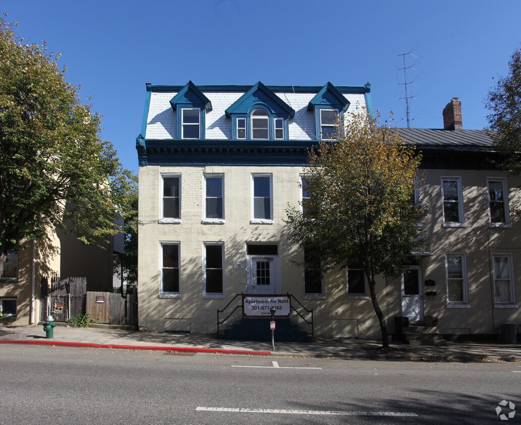 Foto del edificio - 38 E Franklin St