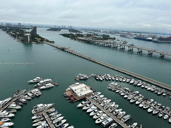 Foto del edificio - 1717 N Bayshore Dr