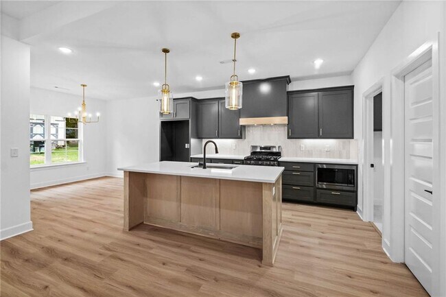 Building Photo - 4 Argyll Cir