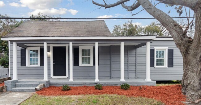 Building Photo - Large Downtown 3BR (potential 4th)/2BA House For Rent