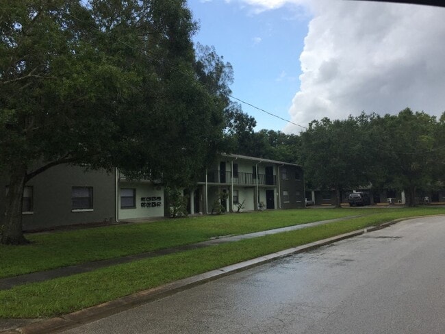 Building Photo - Cedar Hollow Apartments