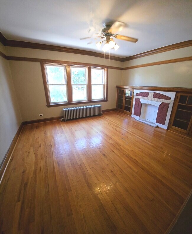 Foto del edificio - 2258 N Laramie Ave
