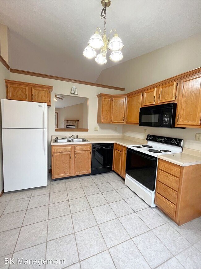 Building Photo - 2 br, 2 bath House - 3522 Thornhill Circle E
