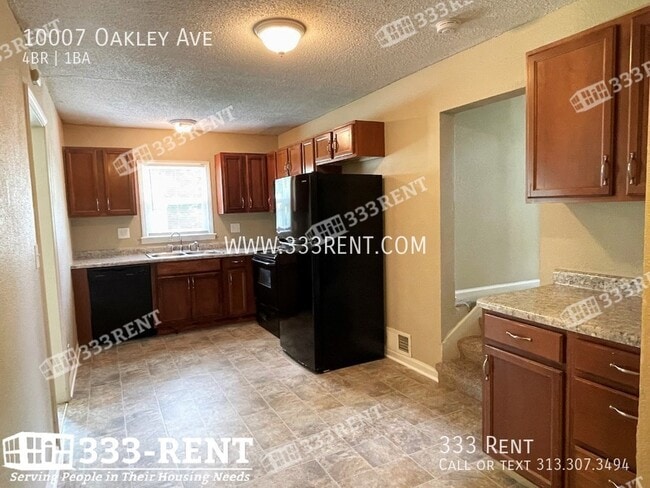 Building Photo - 10007 Oakley Ave