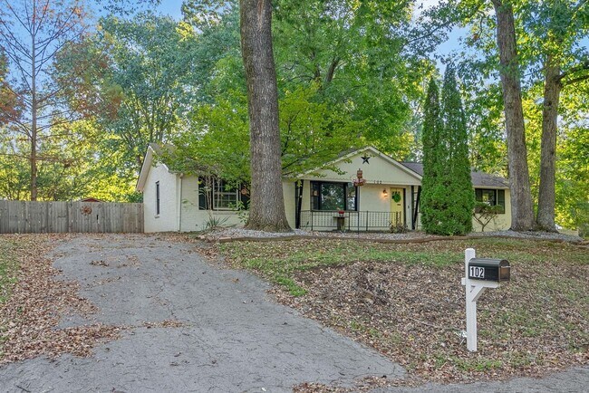 Foto del edificio - 102 Preston Dr