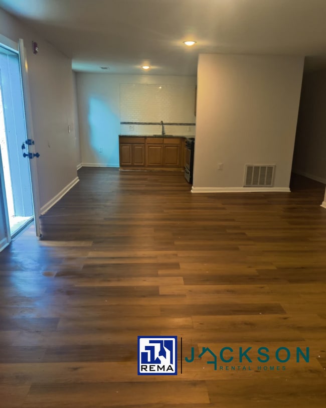 Building Photo - 890 N 41st St