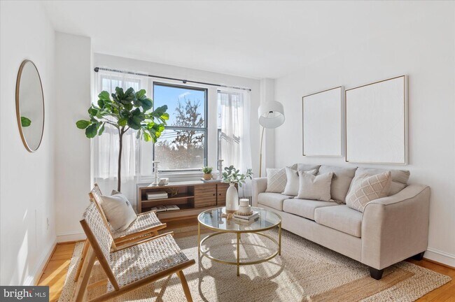 Foto del edificio - 1365 Kennedy St NW