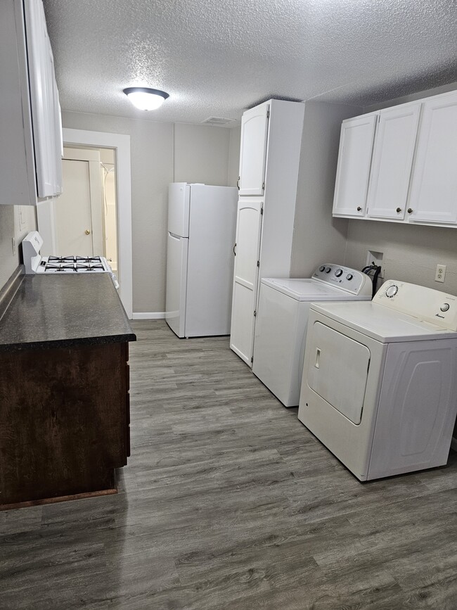 Building Photo - 609 Market St