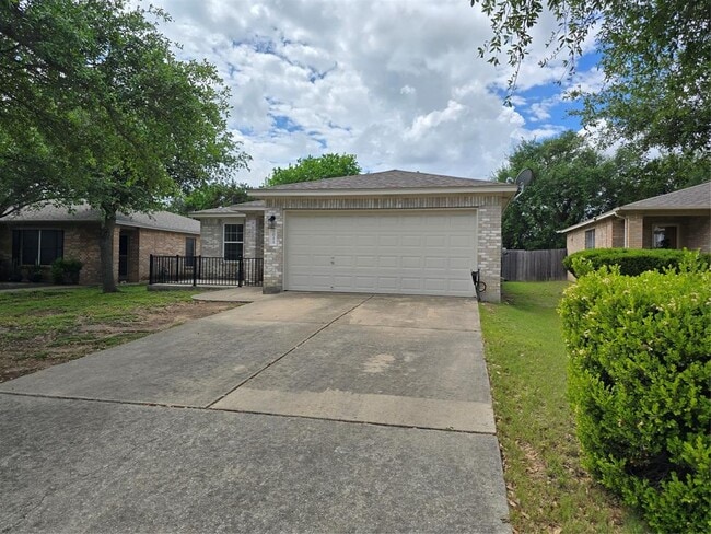 Building Photo - 2011 Garrison Dr