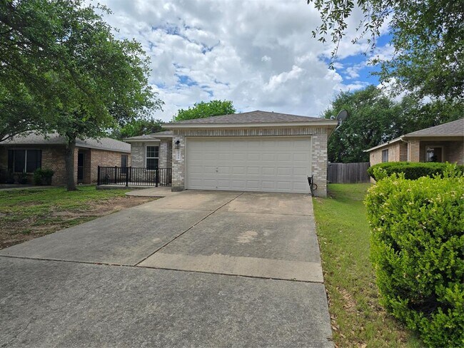 Foto del edificio - 2011 Garrison Dr