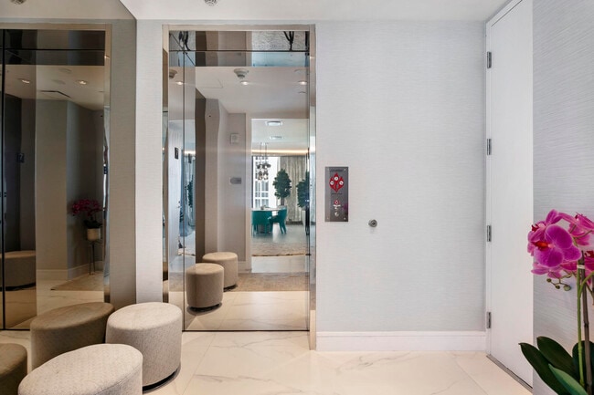 Building Photo - 15701 Collins Ave