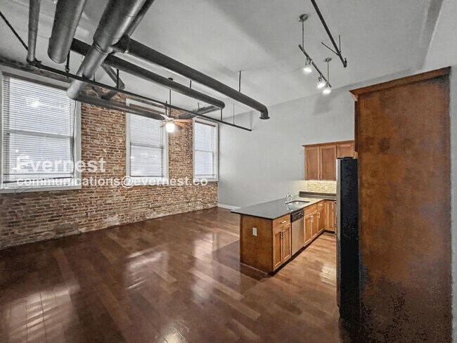 Foto del edificio - 2 Bed/2 Bath Condo with Modern Amenities / Pet-Friendly / Available Now!