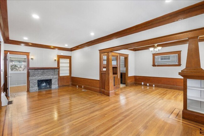 Building Photo - 1417 Lincoln Ave